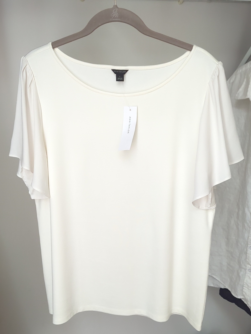Ann Taylor Cream Short Flutter Sleeve Top NWT Large